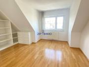 Dachgeschoßwohnung bei der U6 Siebenhirten !