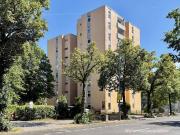 Dachgeschosswohnung mit 2,5 Zimmern und Balkon in Wittenau