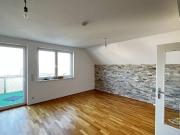 Dachgeschosswohnung mit Terrasse in RUHELAGE in Brunn am...