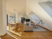 Dachterrassenwohnung im Servitenviertel mit Garage