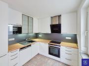 Sanierte 109m² DG Wohnung mit Galerie Nahe Lainzer...