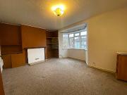 Dagenham Road, Romford RM7, 3 bed flat to rent, £1,850...
