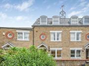 Dairy Mews, London, 3 Bedroom House