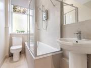 Dalkeith Road, Edinburgh EH16 3 bed flat to rent £2,500...