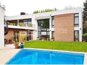 Daniela Esteche Realty & Home. Venta en Golfers Country Club