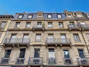 Dans bel immeuble bourgeois T4 de 79m²