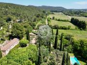 Dans le coeur du massif des Alpilles, une somptueuse...