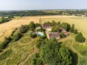 Dans le Loiret, un ancien relais de chasse du 17e s...