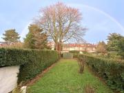 Dans le secteur très recherché de la Mairie maison 3 ch ador