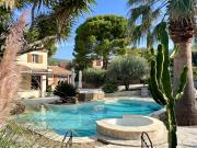 Dans un écrin de verdure