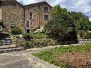 Dans un environnement privilégié maison en pierre 185 m2 hab