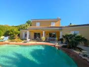 Dans un quartier prisé au sud de VENCE, trés jolie villa de