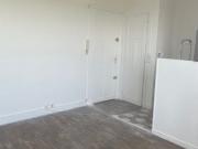 Dans une copropriété des année 30, studio bien agencé de