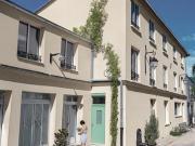 Dans une maison, un local d’activité artisanale, au cœur...
