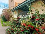 Dans une Résidence ' Jardin ' avec ses allées...