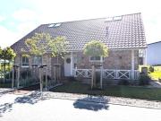 Neues Einfamilienhaus mit moderner, großer Halle für...