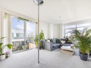 Dauntsey House, Bentham Close, 2 Bedroom Flat