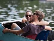 Zwischen Wasser, Grün und Skyline Leben an der...