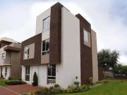 DE 3 NIVELES CASAS $1,389,000 EN CHALCO. A 10 MINUTOS...