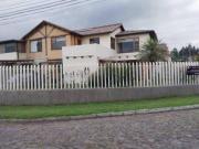 EN VENTA CASA 4 DORMITORIOS CONOCOTO VALLE DE LOS CHILLOS