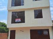 De oportunidad. Edificio con tres apartamentos en Prados...