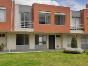 DE OPORTUNIDAD!, HERMOSA CASA EN VENTA EN CONJUNTO...