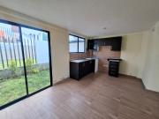 DE VENTA CASA EN CALDERON DE TRES DORMITORIOS