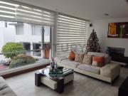 De venta casa en Cumbaya dentro de conjunto cerrado