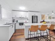 Deal! 1/19 Cambridge Street, Bulimba, QLD 4171