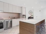 Deal! 17/1 Lakefront Crescent, Varsity Lakes, QLD 4227