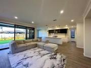 Unique 18 Parkside Avenue, Arundel, QLD 4214