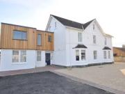 Cheap 1 BA 1 bedroom flat for rent in Station Road,...