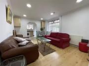 Cozy 1 BA 2 bedroom apartment for rent in Stacey Road,...