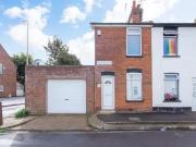 Cheap 1 BA 2 bedroom end of terrace house for rent in...