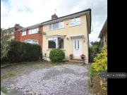 Cozy 1 BA 3 bedroom semi detached house for rent in...