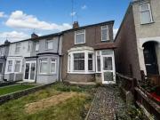 Cheap 1 BA 3 bedroom terraced house for rent in...
