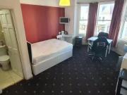 Cheap 1 bedroom house share for rent in Little Acorn,...