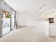 Cheap 1 BR 37/6A Grandstand Parade, Zetland, NSW 2017