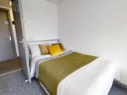 New 1 BR i Q Stephenson House Bronze room