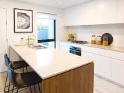 Deal! 21/2 Vale Avenue, Arundel, QLD 4214