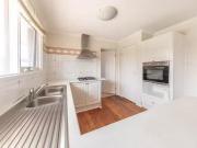 Cozy 28 James Cook Drive, Melton West, VIC 3337