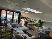 Charming 2 BA 2 bedroom penthouse for rent in Warstone...