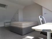 Just in! 2 BA 6 bedroom terraced house for rent in...