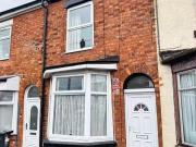 Unique 2 bedroom terraced house for rent in Hadfield...