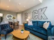 Deal! 2 BR Catharine Street