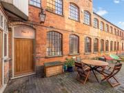 Unique 3 BA 2 bedroom end of terrace house for rent in...