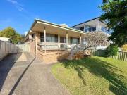 Unique 3 BR 13 Sunset Boulevard, Soldiers Point, NSW 2317