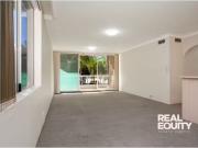 Unique 40/8 Mead Drive, Chipping Norton Apartment for...