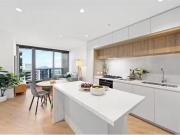 Unique 4101D/648 Londale Street, Melbourne Apartment for...