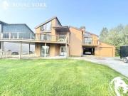 Nice 4197 Niagara River Parkway, Fort Erie, Ontario L2A 5M4